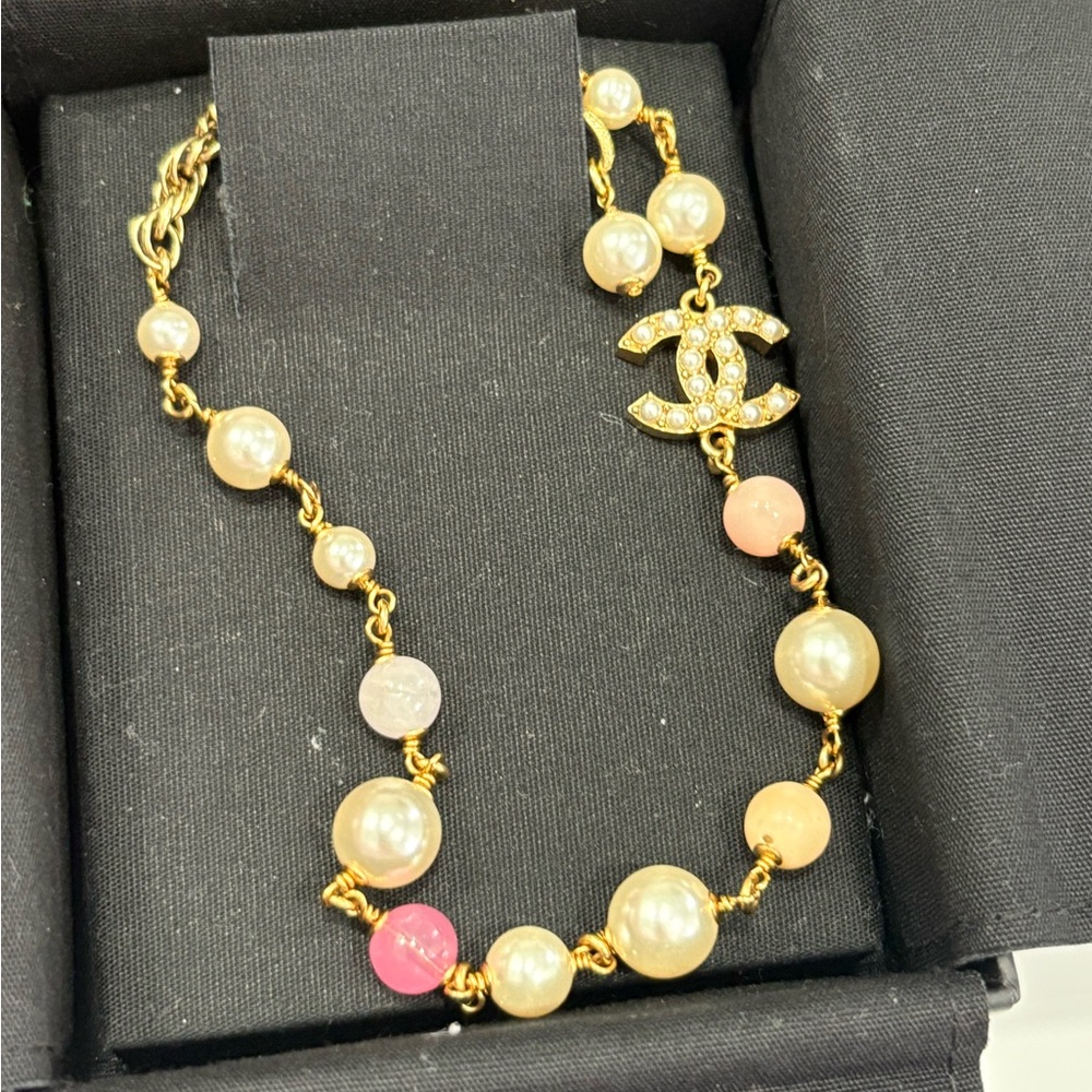 CHANEL Pearl Necklace with CC Logo original